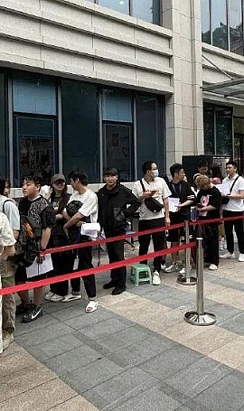 520来了!民政局凌晨3点就有人排队